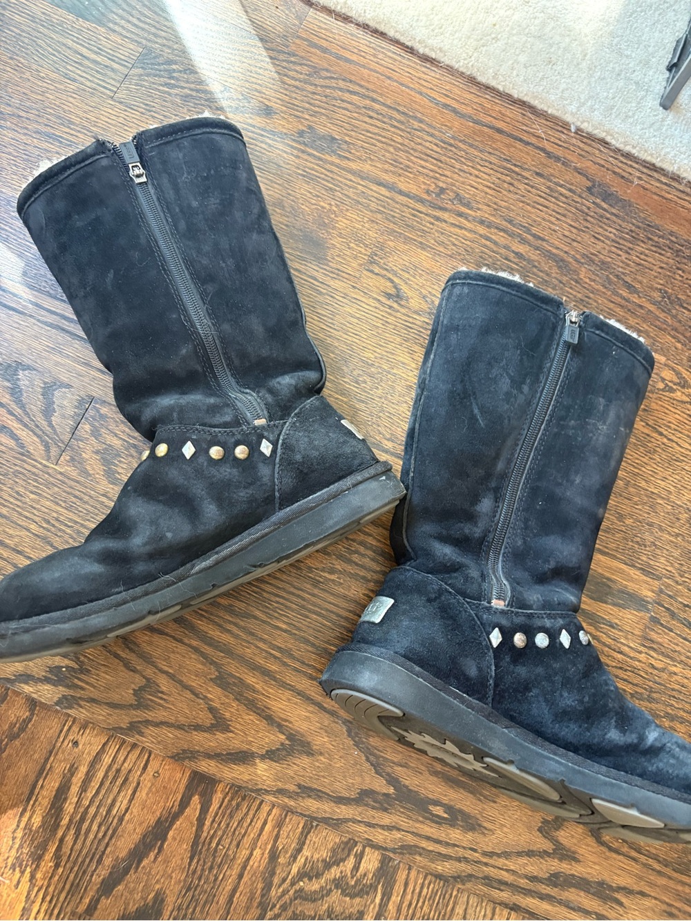 UGG Avondale 3330 black studded suede boots - Picture 5 of 10